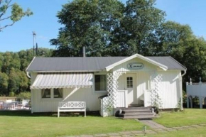 Heller Bungalow mit möblierter Terrasse, Seeblick Ulricehamn